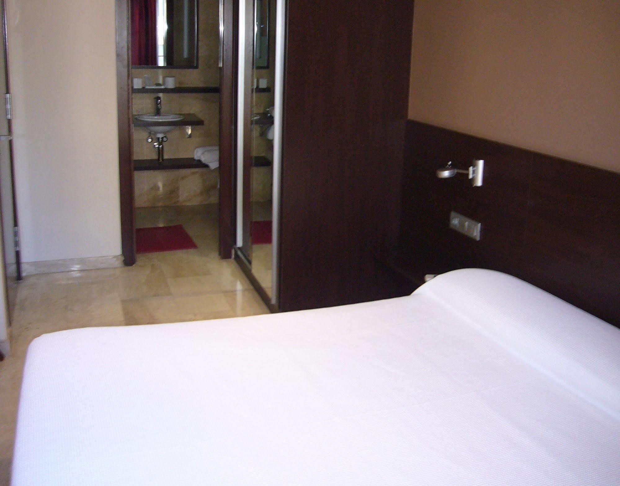 Numa Brio Aparthotel Barcelona